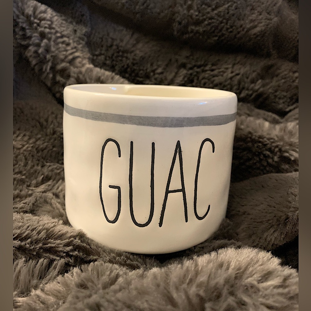 Rae Dunn Guacamole serving dish